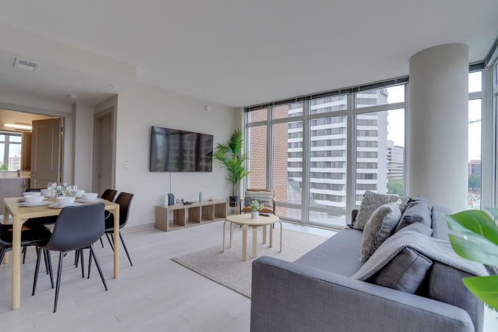 Wonderful 2Br Apartment At Crystal City Arlington Extérieur photo