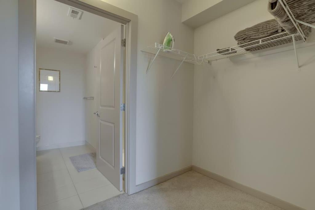 Wonderful 2Br Apartment At Crystal City Arlington Extérieur photo